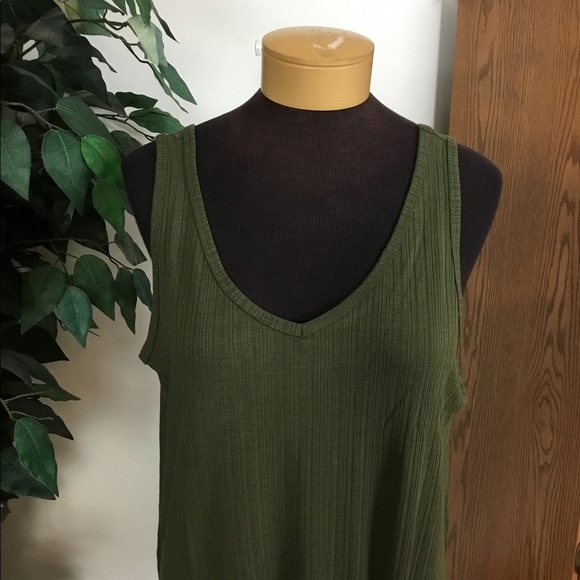 So XL olive forest double v neck tank top (knotted front can be undone) … - Picture 3 of 10